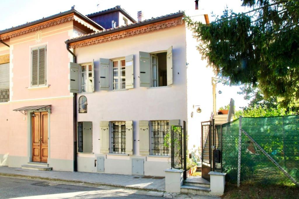 Villa Il Villino Rosa San Paolo Solbrito Esterno foto